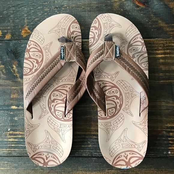 surf shop flip flops